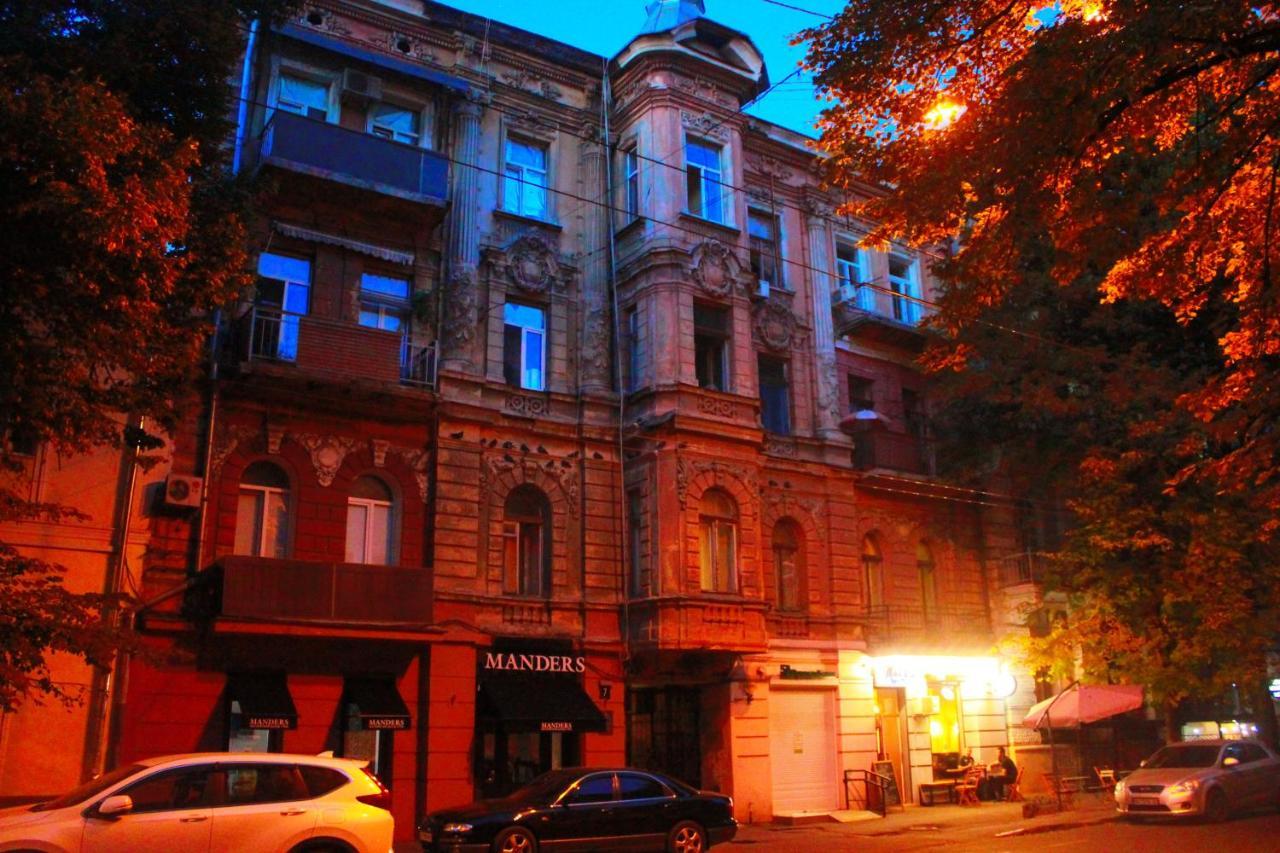 Студія З Балконом В Кварталі Від Дерибасівської Світло 24 На 7 Odesa Exterior foto